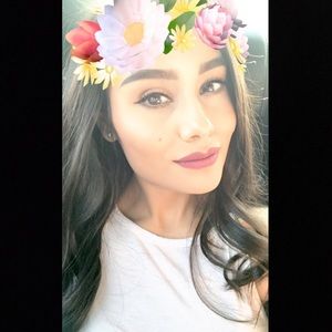 Meet your Posher, Ana